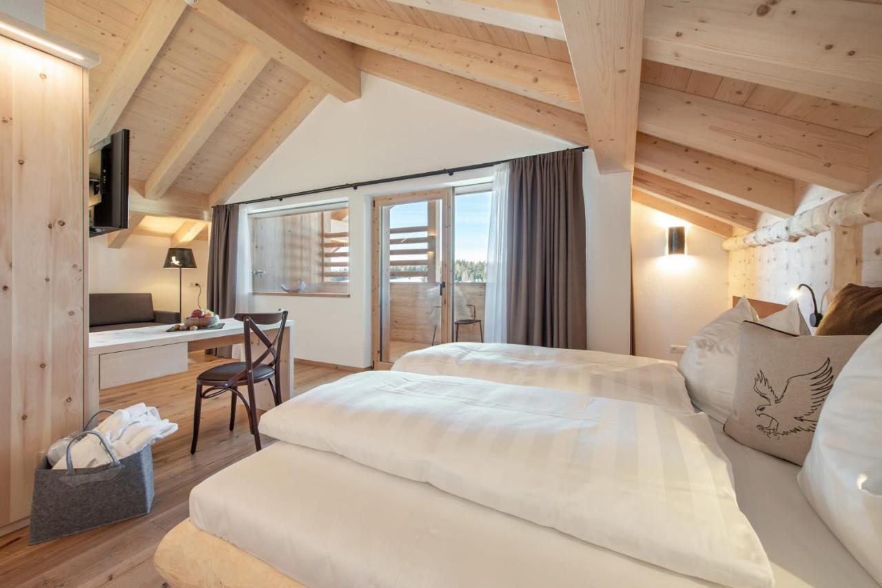Hotel Roner Alm Rodeneck Exterior foto